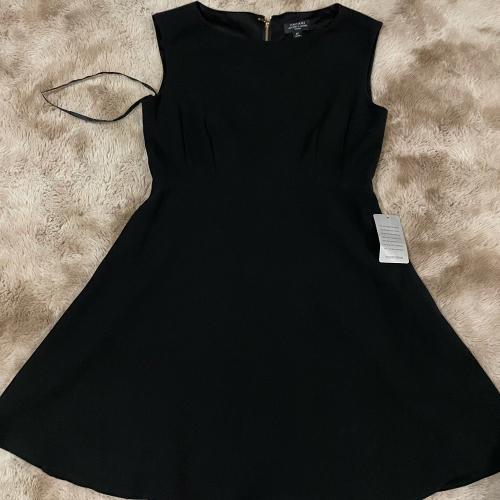 Tahari Arthur S. Levine Black Classic  Dress Size 6p